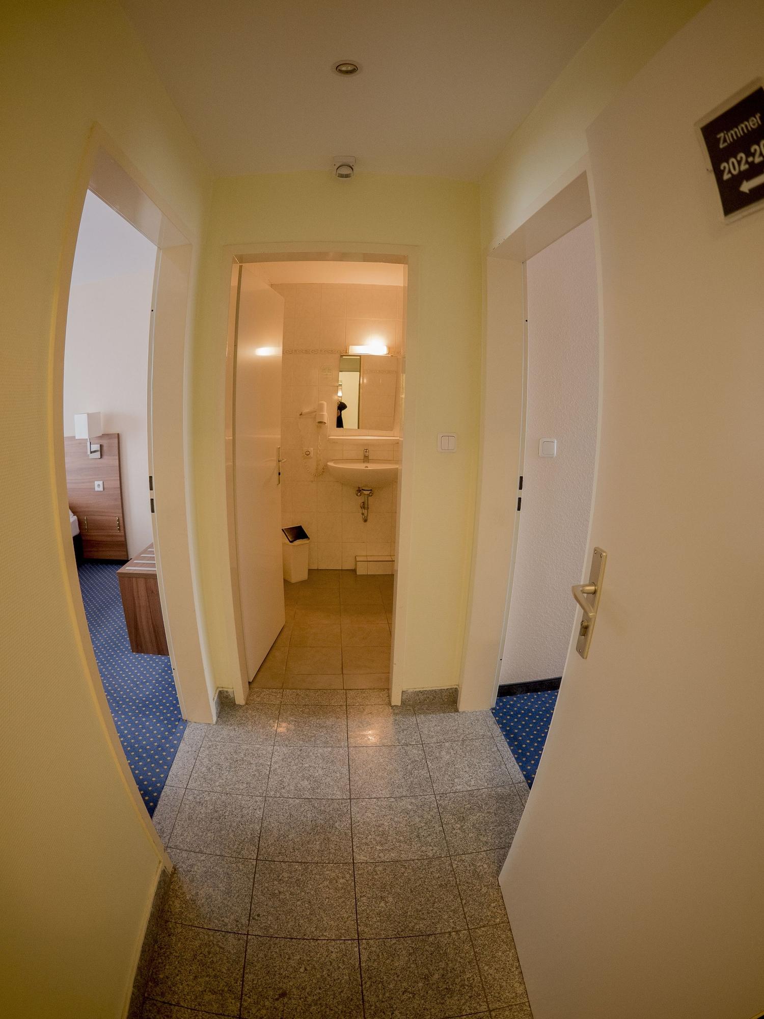 Itm Hotel An Der Bille Хамбург Екстериор снимка